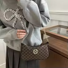 New Moon | Borsa ascellare a tracolla